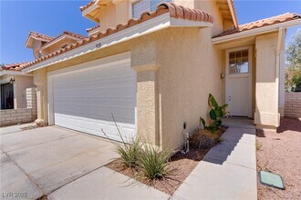313 Tuscany Ct in Henderson, NV - Building Photo - Building Photo