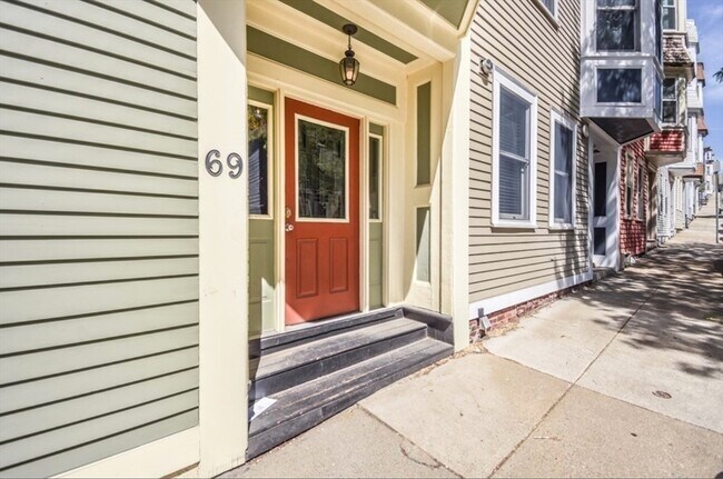 69 Gates St in Boston, MA - Building Photo - Building Photo