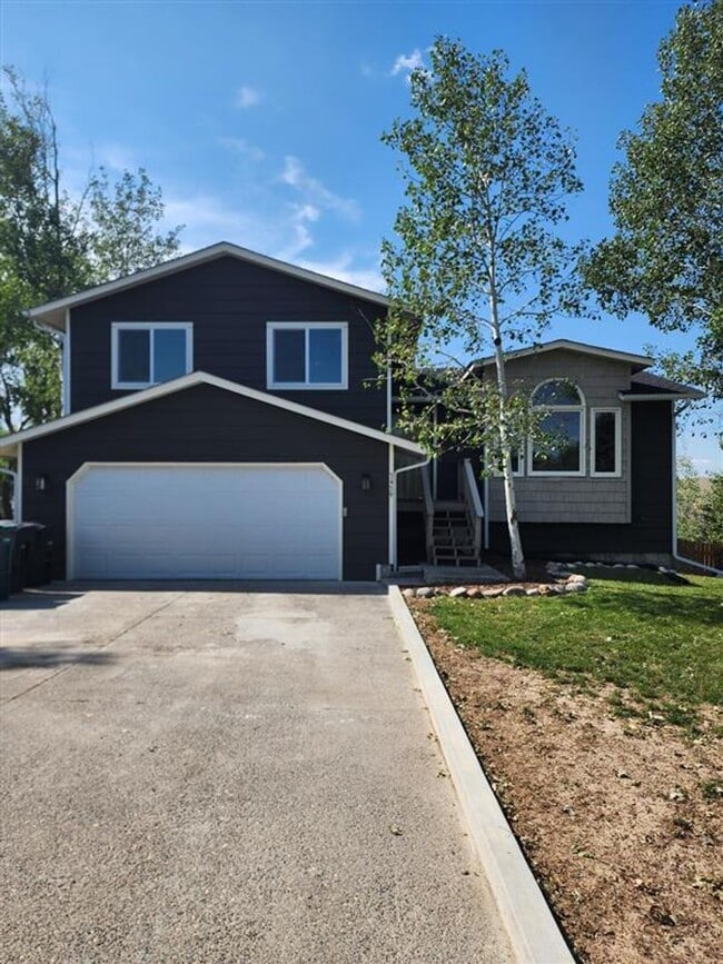 property at 3439 Glenfinnan Rd