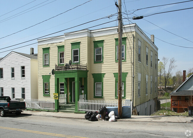 60 Boswell Ave in Norwich, CT - Building Photo - Building Photo