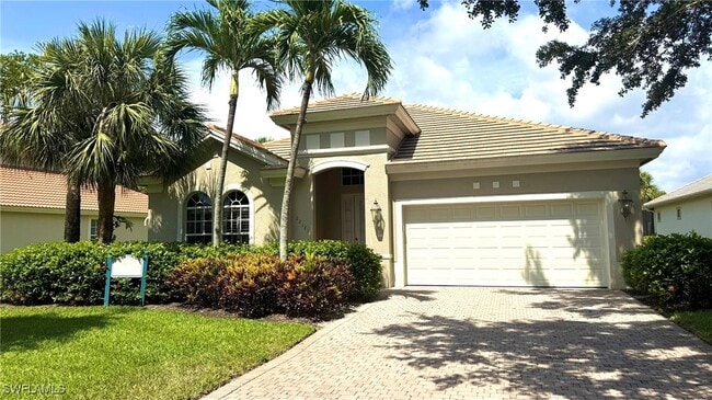 22171 Longleaf Trail Dr in Bonita Springs, FL - Foto de edificio - Building Photo