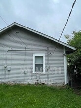 890 N Gladstone Ave in Indianapolis, IN - Foto de edificio - Building Photo
