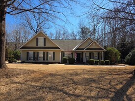 1315 Stillwater Dr in Seneca, SC - Building Photo