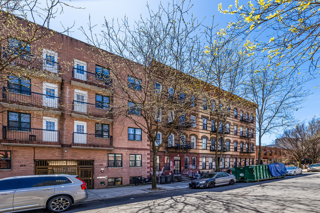 464 Pulaski St in Brooklyn, NY - Building Photo