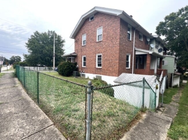 453 Ohio Ave in Clairton, PA - Building Photo - Building Photo