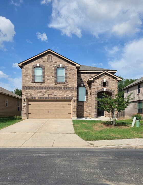2338 Elva Forest in San Antonio, TX - Building Photo