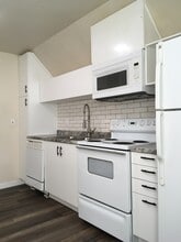 106 1st Ave NE, Unit # 1/2 in New Prague, MN - Building Photo - Building Photo