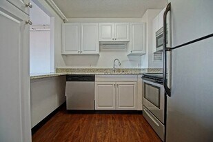 872 Massachusetts Ave, Unit 801 in Cambridge, MA - Building Photo