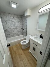 892 Huntington Ave in Boston, MA - Foto de edificio - Building Photo