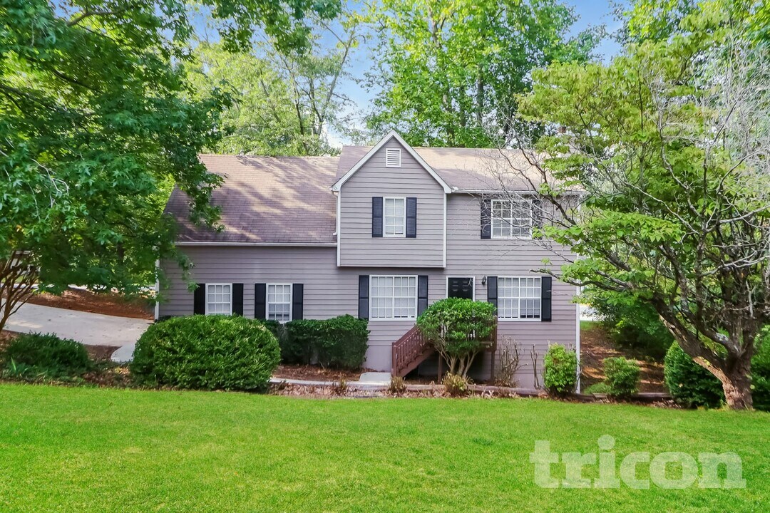 6300 Holborne Ln in Douglasville, GA - Foto de edificio