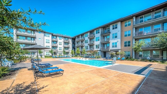 Avasa Spring Branch in Houston, TX - Foto de edificio - Building Photo