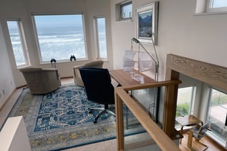 6437 NW Finisterre Ave in Yachats, OR - Building Photo - Building Photo