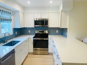 314 McGinnis Dr in Pine Knoll Shores, NC - Building Photo - Building Photo