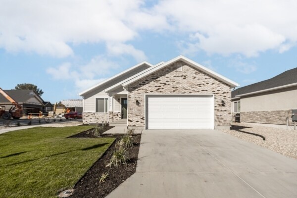 9512 Tirado Cove in Riverton, UT - Building Photo