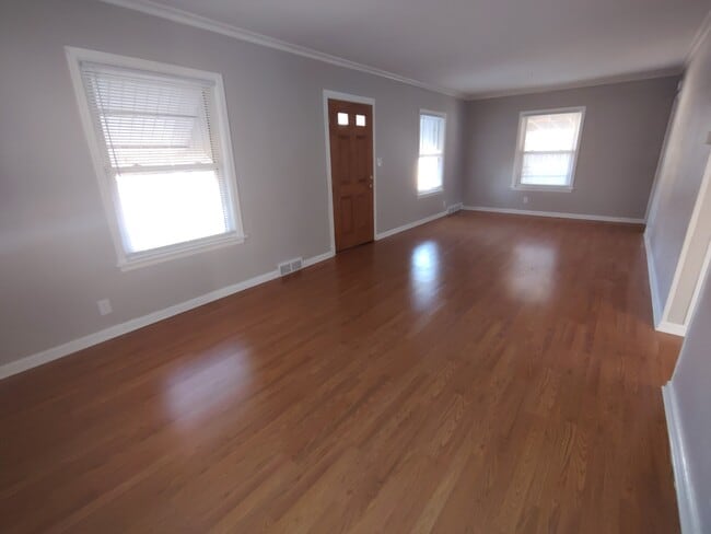 2319 Huffman Blvd in Rockford, IL - Building Photo - Building Photo