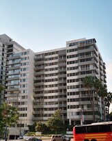 Wilshire Holmby in Los Angeles, CA - Building Photo
