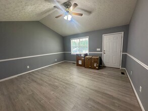 407 Southmoor Cir in Oxford, AL - Building Photo - Building Photo