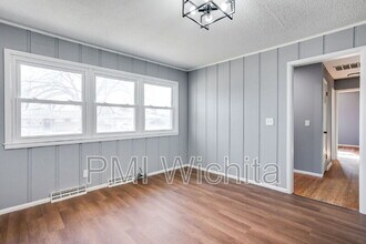 1433 N Kokomo Ave in Derby, KS - Building Photo - Building Photo