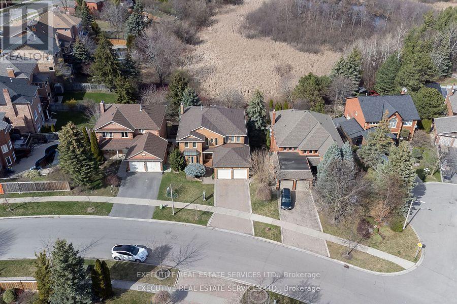 6 Fernbrook Crescent in Brampton, ON - Building Photo