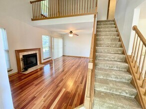 636 Stone Brook Ct in Elk Grove Village, IL - Building Photo - Building Photo