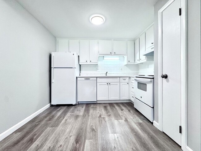 property at 6 Old Colony Ln