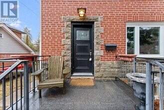 40 Scarboro Crescent in Toronto, ON - Building Photo - Building Photo
