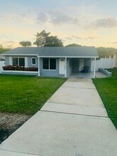 1092 Florence Rd in Lantana, FL - Building Photo - Building Photo