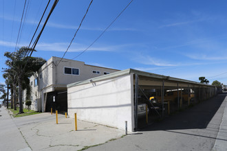 Cuesta Del Mar Apartments in Oxnard, CA - Building Photo - Building Photo