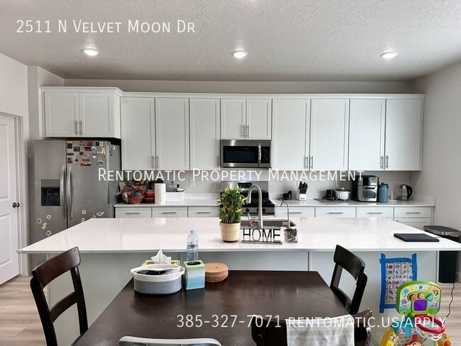 2511 N Velvet Moon Dr in Saratoga Springs, UT - Building Photo - Building Photo