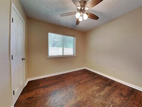 3411 Old Oaks Dr in Baytown, TX - Building Photo - Building Photo