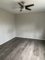 13443 Millwood Dr in Woodbridge, VA - Building Photo