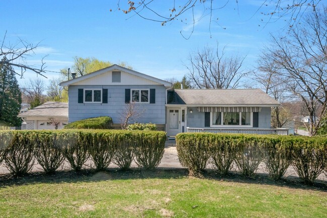 3177 Gomer St in Yorktown Heights, NY - Foto de edificio - Building Photo