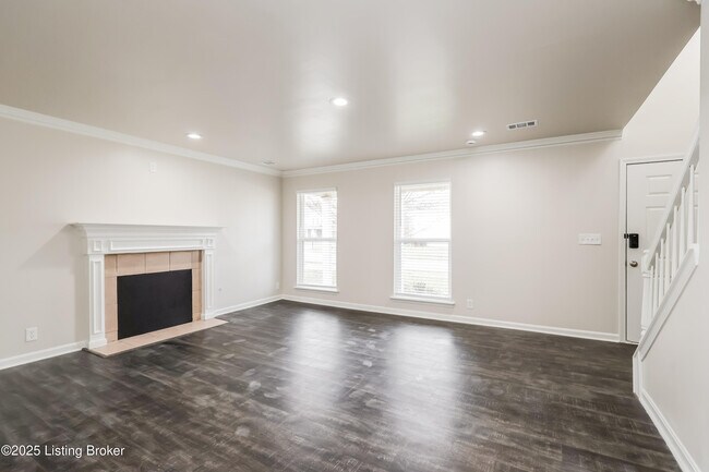 10102 Spring Gate Dr in Louisville, KY - Building Photo - Building Photo