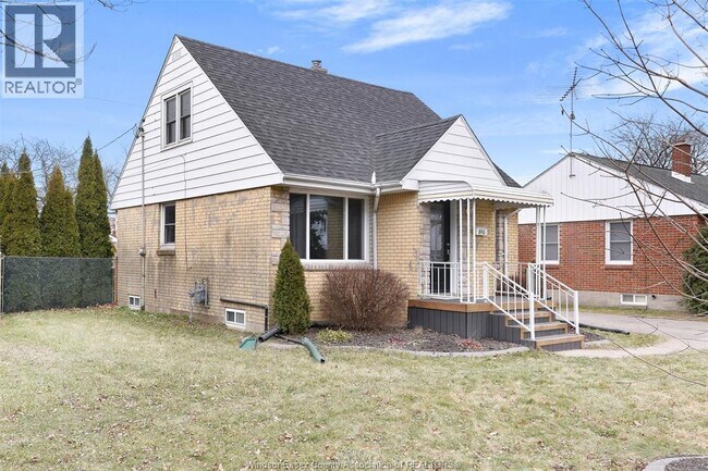 846 Laporte Ave in Windsor, ON - Building Photo - Building Photo