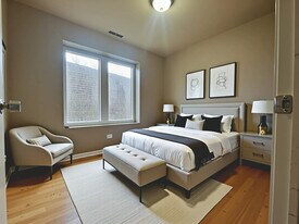 3515 W Armitage Ave, Unit 4 in Chicago, IL - Building Photo