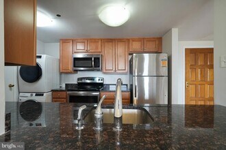 1530 Key Blvd, Unit 1202 in Arlington, VA - Building Photo - Building Photo