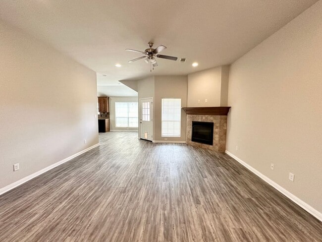 405 Topaz Cir in Hewitt, TX - Building Photo - Building Photo