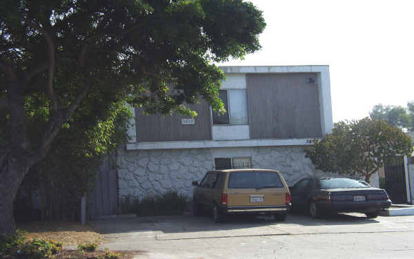 3859 Wilson Ave in San Diego, CA - Foto de edificio - Building Photo