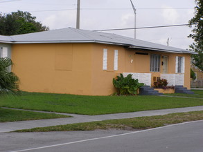 Flamingo Gardens in Miami, FL - Building Photo - Building Photo