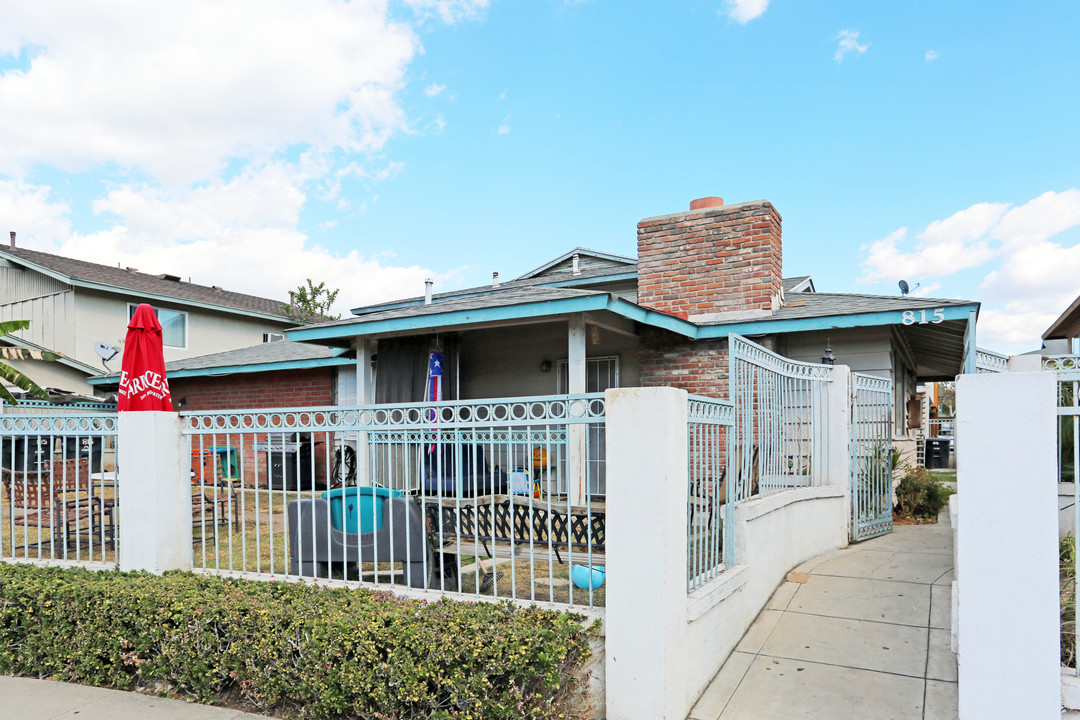 815 N OLIVE St in Orange, CA - Building Photo