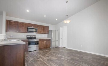 2756 Plover Dr SE in Kentwood, MI - Building Photo - Building Photo