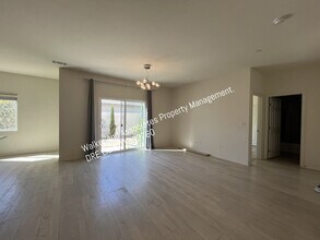 1511 Irving Ln in Santa Maria, CA - Foto de edificio - Building Photo