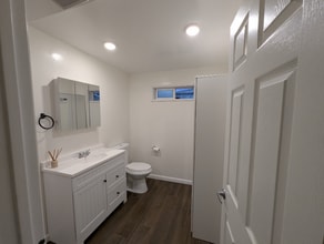 7500 Yarmouth Ave in Los Angeles, CA - Building Photo - Building Photo