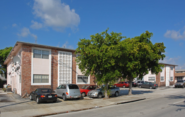 Isles East in Fort Lauderdale, FL - Building Photo - Building Photo