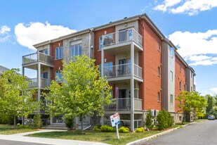 4035 Ouellette Rue in Longueuil, QC - Building Photo