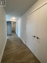 430-3430 Square One Dr in Mississauga, ON - Building Photo - Building Photo
