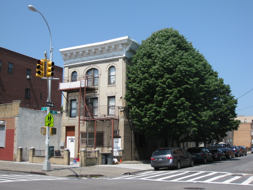 4302 12th Ave in Brooklyn, NY - Building Photo