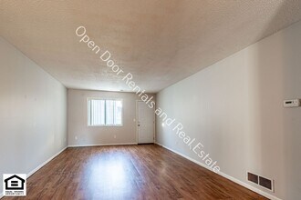 4934-4936 Vermont Ln in Fort Wayne, IN - Building Photo - Building Photo