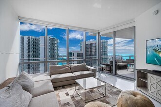 851 NE 1st Ave, Unit 4603 in Miami, FL - Building Photo - Building Photo
