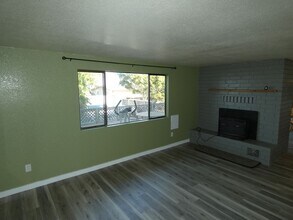 1405 W 5th St in Port Angeles, WA - Building Photo - Building Photo